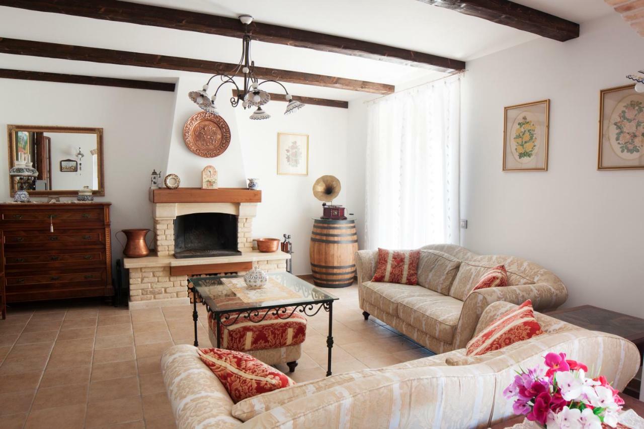 B&B L' Antica Fonte Spinetoli Εξωτερικό φωτογραφία
